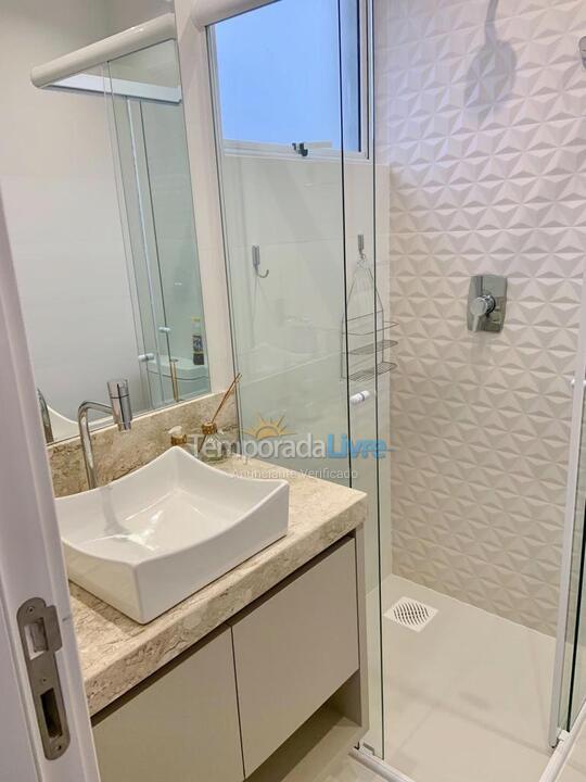 Apartment for vacation rental in Itapema (Meia Praia)