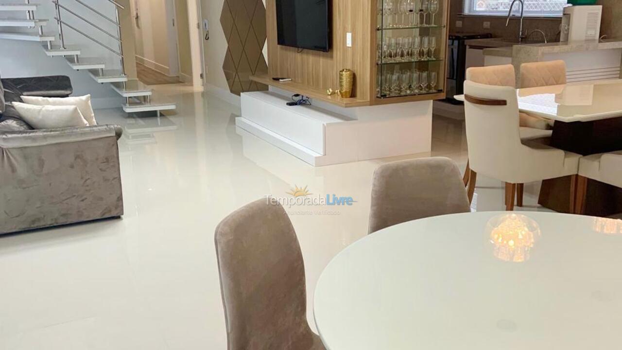 Apartment for vacation rental in Itapema (Meia Praia)