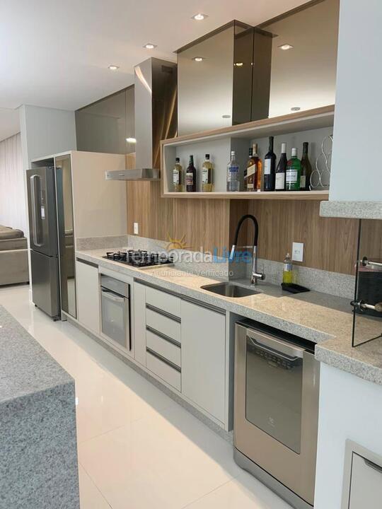 Apartment for vacation rental in Itapema (Meia Praia)