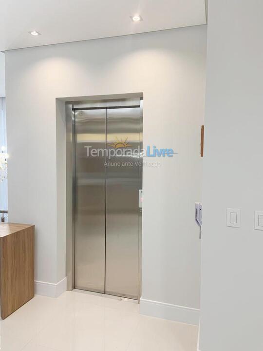 Apartment for vacation rental in Itapema (Meia Praia)