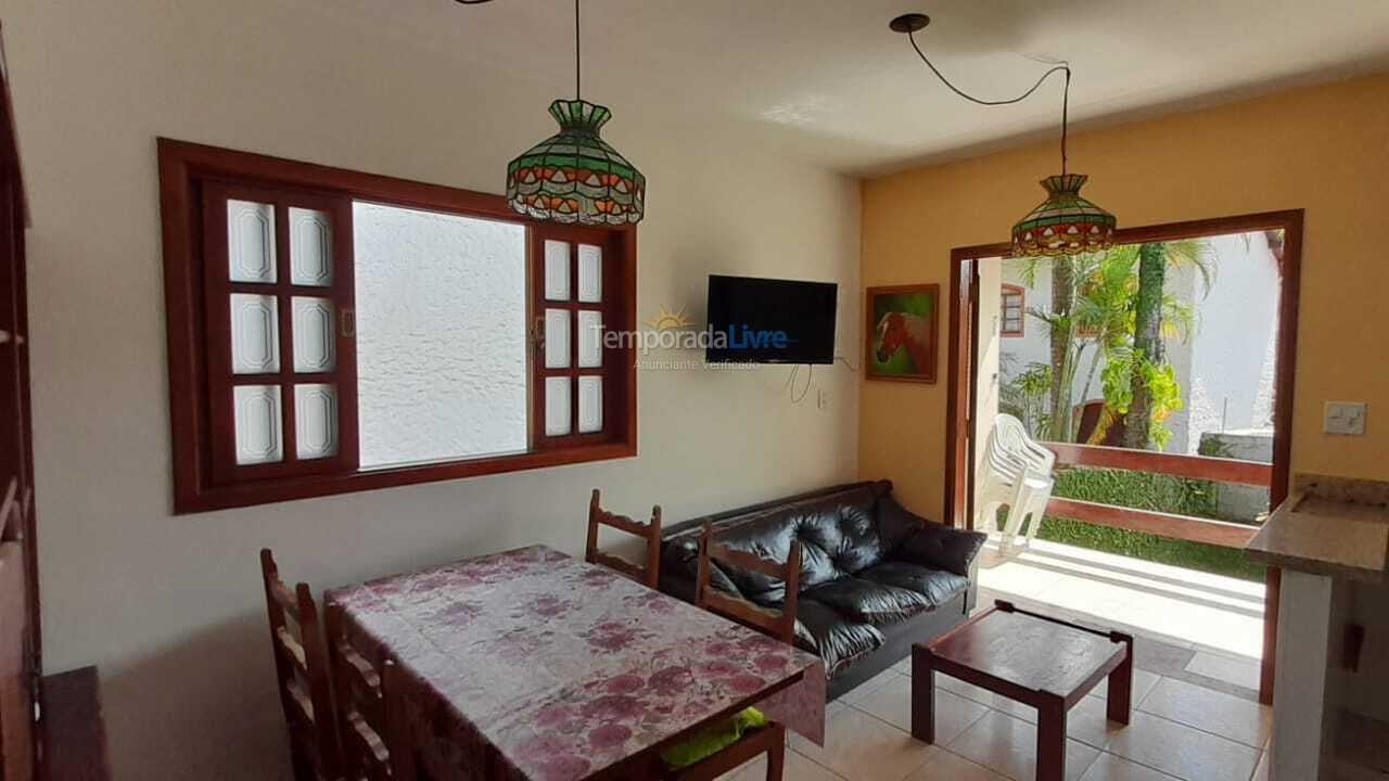 Apartamento para aluguel de temporada em Ubatuba (Praia das Toninhas)