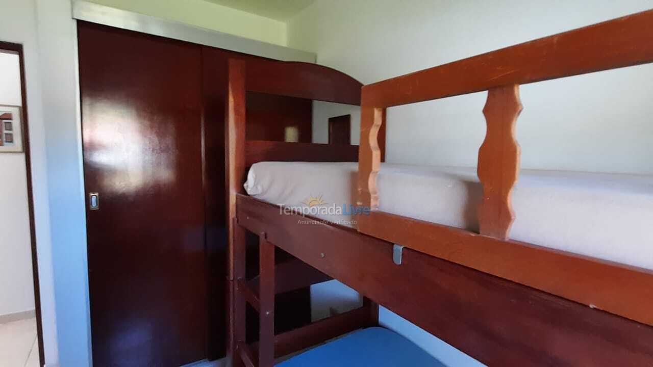 Apartamento para aluguel de temporada em Ubatuba (Praia das Toninhas)