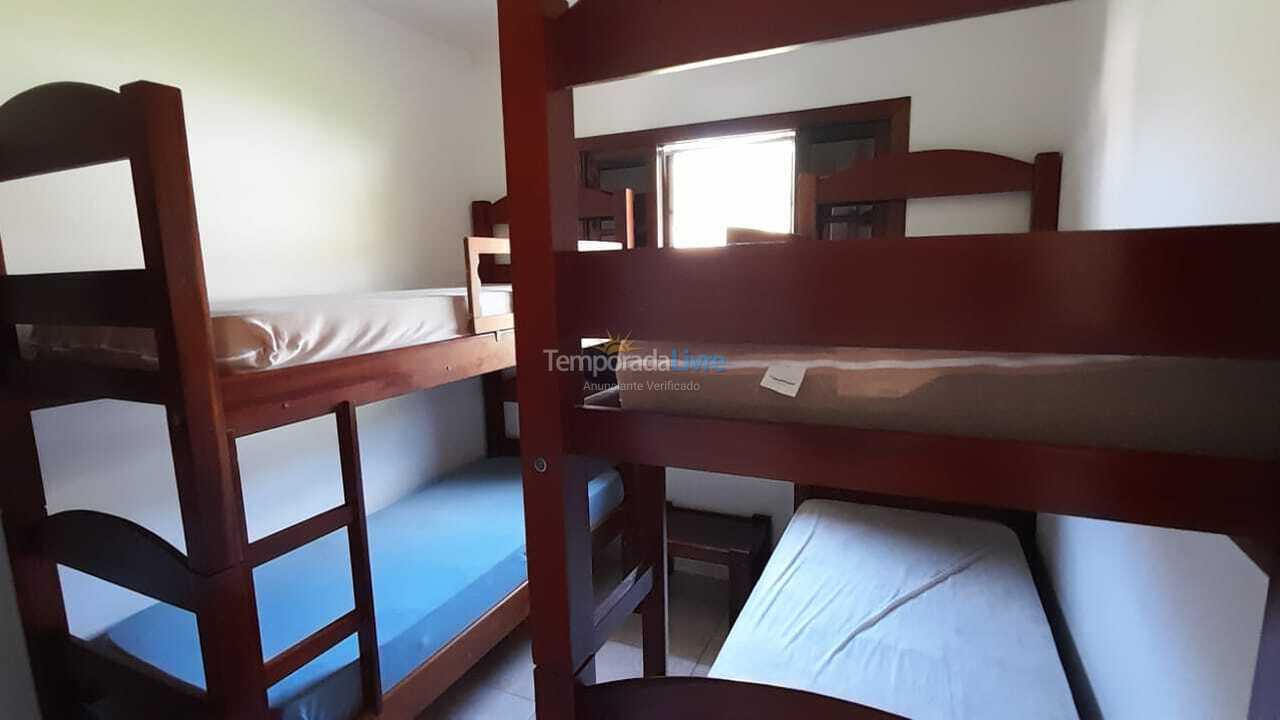 Apartamento para aluguel de temporada em Ubatuba (Praia das Toninhas)