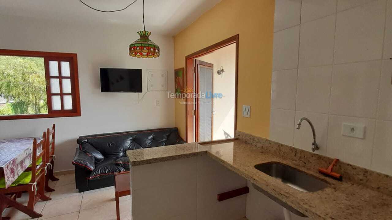 Apartamento para aluguel de temporada em Ubatuba (Praia das Toninhas)