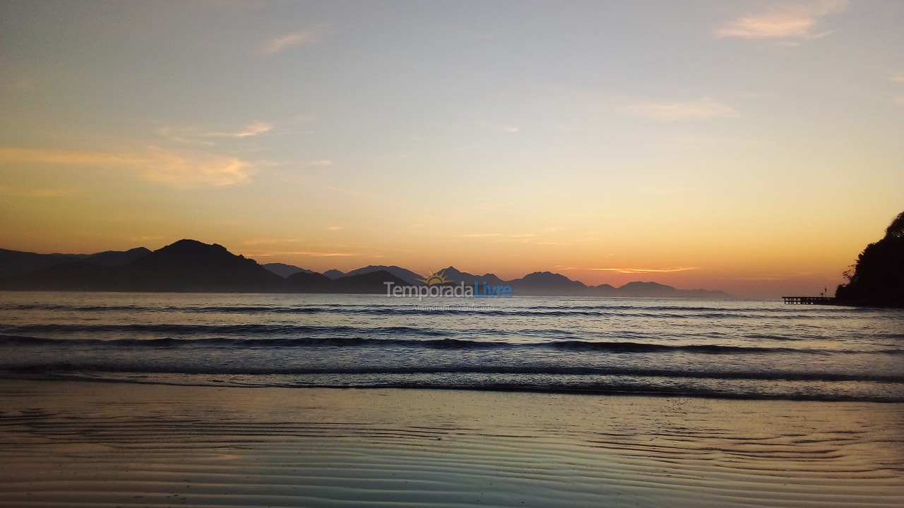 Apartamento para aluguel de temporada em Ubatuba (Praia das Toninhas)