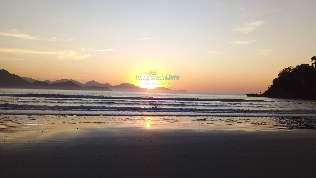 Apartamento para aluguel de temporada em Ubatuba (Praia das Toninhas)