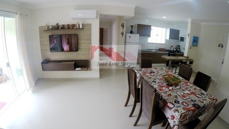 Excelente departamento amplio y a estrenar, con aire acondicionado en el living!