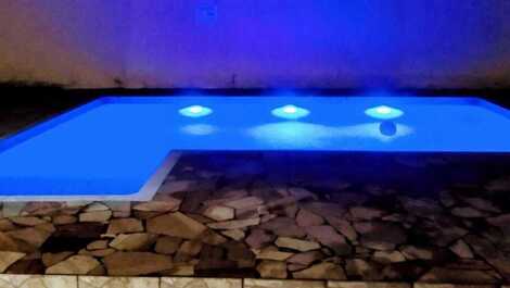 Casa a 400 metros de la playa de Maranduba