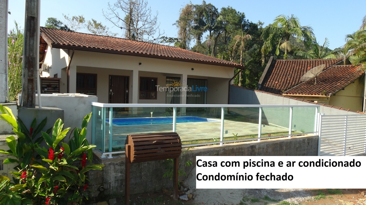 Casa para aluguel de temporada em Ubatuba (Lagoinha)