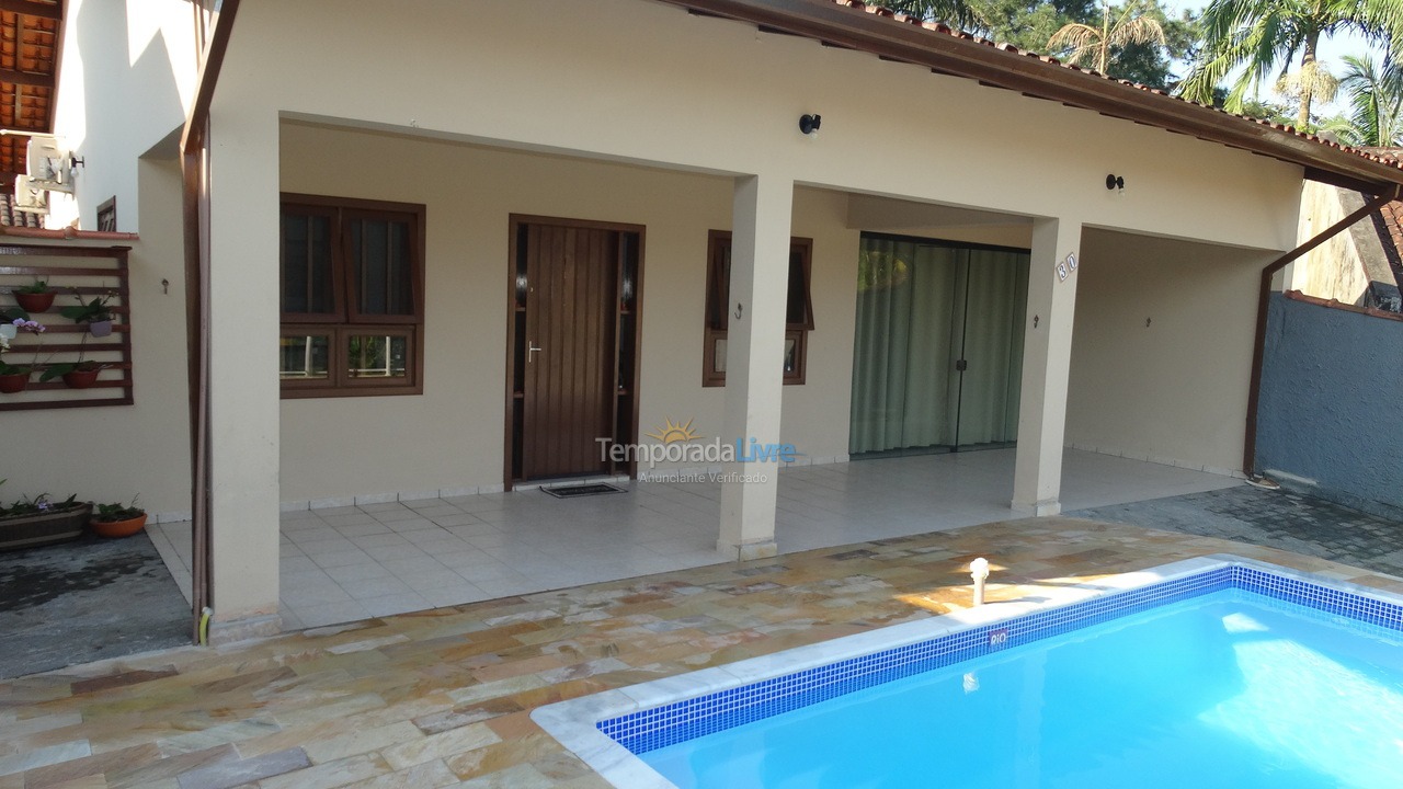 Casa para aluguel de temporada em Ubatuba (Lagoinha)