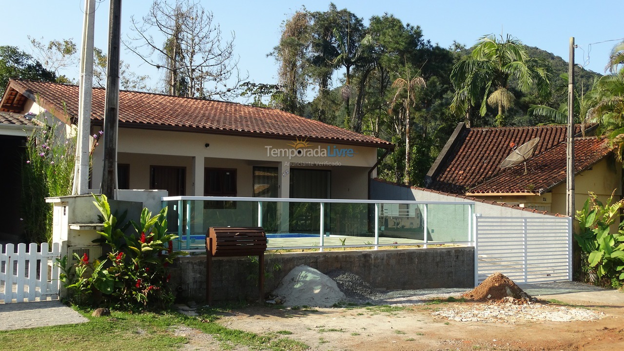 Casa para aluguel de temporada em Ubatuba (Lagoinha)
