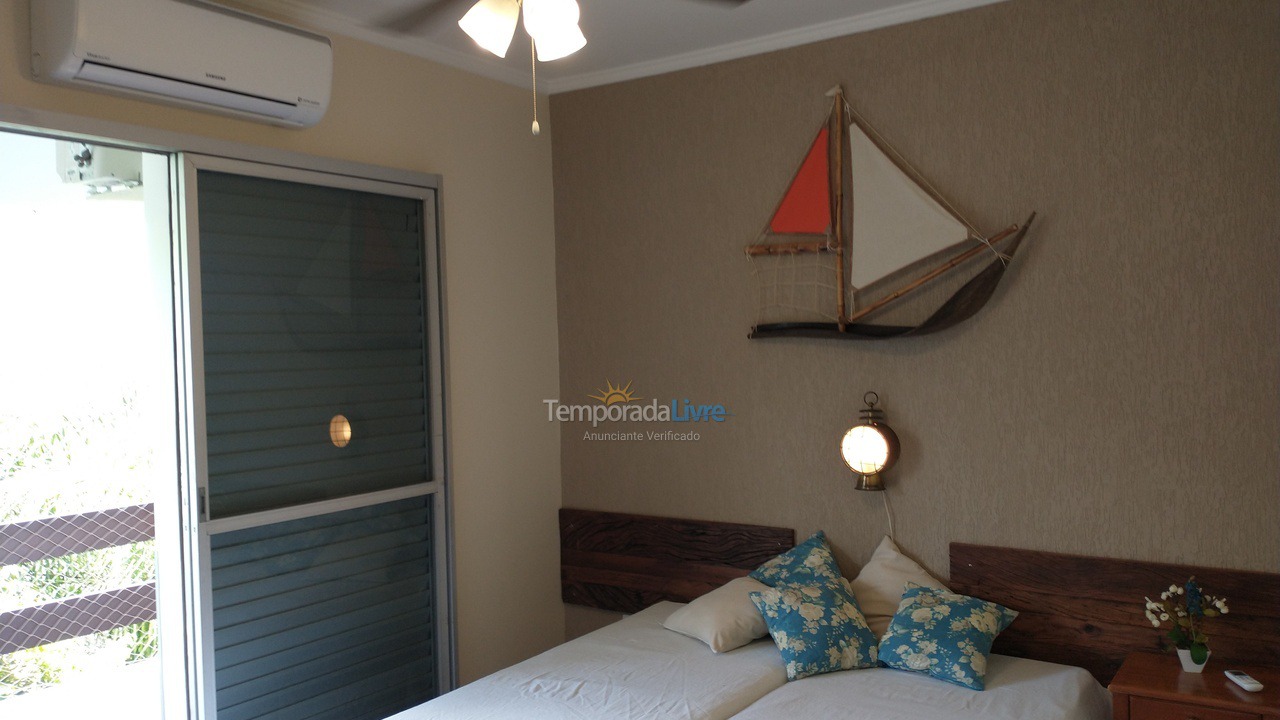 Apartamento para aluguel de temporada em Ubatuba (Praia das Toninhas)