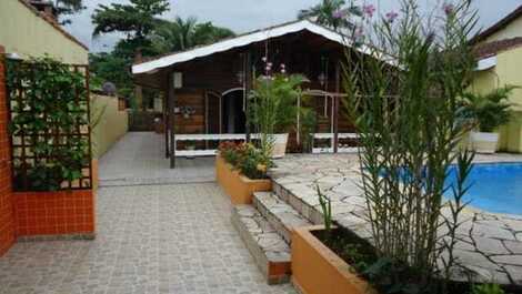 Cozy house with pool, 3 bedroom and 2 suites