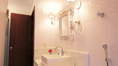 APARTAMENTO SUPER ACONCHEGANTE 4 PESSOAS TV E WIFI -101