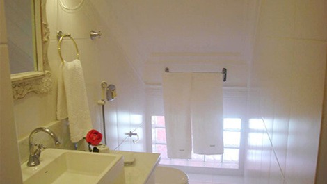 APARTAMENTO SUPER ACONCHEGANTE 4 PESSOAS TV E WIFI -101