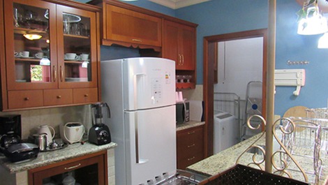 APARTAMENTO SUPER ACONCHEGANTE 5 PESSOAS TV E WIFI -201