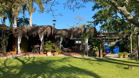 BELÍSSIMA CASA FRENTE MAR 5 SUITES - ALUGUEL POR TEMPORADA