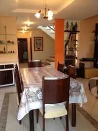 Casa a 400 Mts da Praia Barra da Lagoa - ALUGUEL POR TEMPORADA