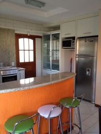 Casa a 400 Mts da Praia Barra da Lagoa - ALUGUEL POR TEMPORADA