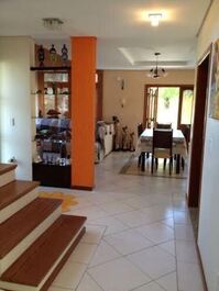 Casa a 400 Mts da Praia Barra da Lagoa - ALUGUEL POR TEMPORADA