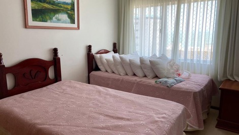 Suíte 2 , cama de viúvo e uma cama solteiro 