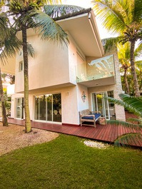 LINDA MANSÃO PÉ NA AREIA - DISPONÍVEL RÉVEILLON