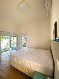 LINDA MANSÃO PÉ NA AREIA - DISPONÍVEL RÉVEILLON