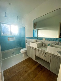 LINDA MANSÃO PÉ NA AREIA - DISPONÍVEL RÉVEILLON