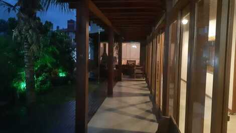 HOUSE IN CONDOMINIUM 50 METERS FROM THE BEACH