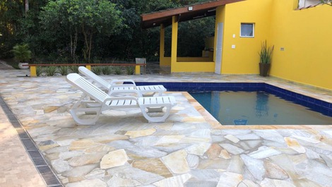 02 C/AIR SUITES, SWIMMING POOL, GUARATUBA BEACH, BERTIOGA, NATURE, QUIET PLACE.
