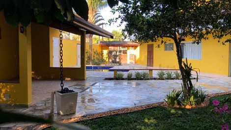 02 C/AIR SUITES, SWIMMING POOL, GUARATUBA BEACH, BERTIOGA, NATURE, QUIET PLACE.