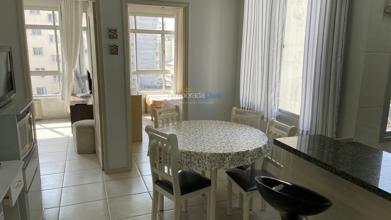 Apartamento para aluguel de temporada em Balneário Camboriú (Praia Central)
