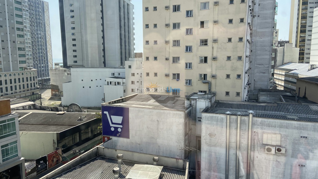 Apartamento para aluguel de temporada em Balneário Camboriú (Praia Central)