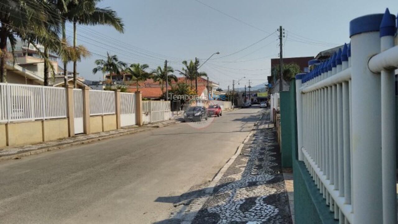 Casa para alquiler de vacaciones em Matinhos (Caiobá)