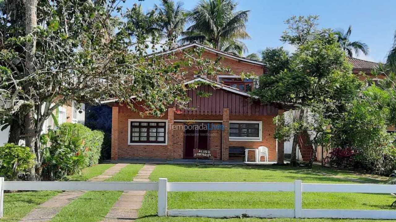 Casa para aluguel de temporada em Ubatuba (Lagoinha)