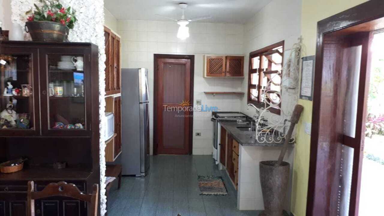 Casa para aluguel de temporada em Ubatuba (Lagoinha)