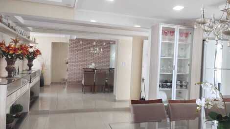 Apartamento de lujo frente al mar.