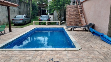 Casa de Praia Aconchegante com Piscina