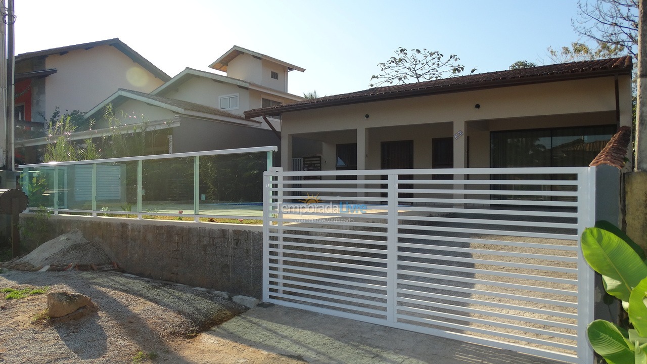 Casa para aluguel de temporada em Ubatuba (Lagoinha)