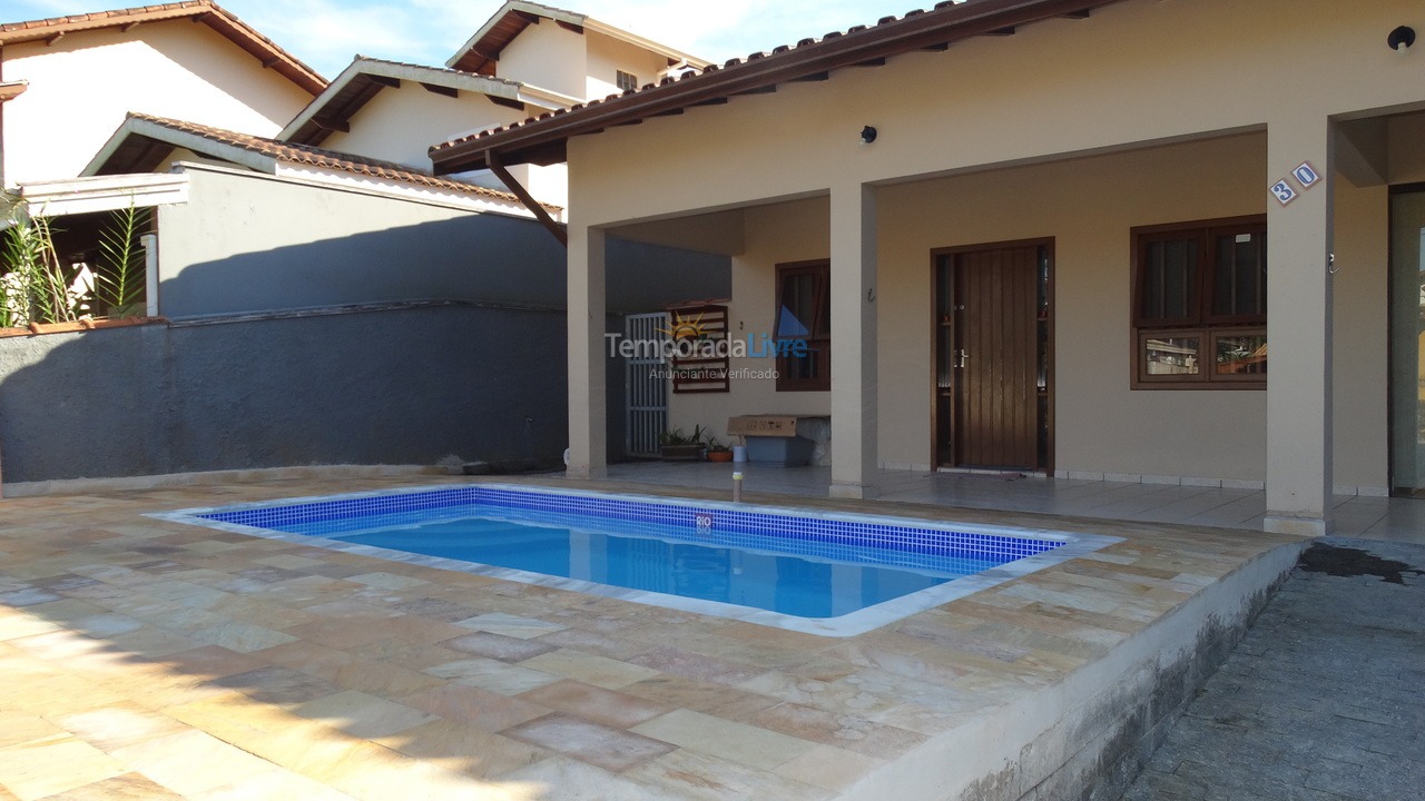 Casa para aluguel de temporada em Ubatuba (Lagoinha)