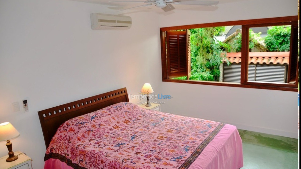 House for vacation rental in São Sebastião (Praia da Baleia)