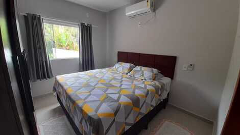 LINDA CASA EM BOMBINHAS