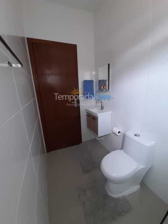 Casa para aluguel de temporada em Bombinhas (Praia de Zimbros)