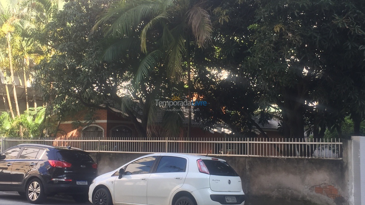 Casa para aluguel de temporada em Itapema (Meia Praia)