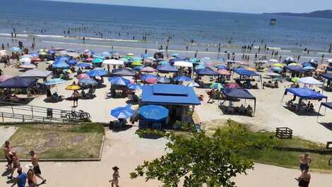 Ap Amplio departamento frente al mar, excelente ubicación