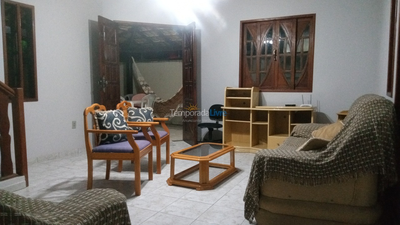 Casa para alquiler de vacaciones em Rio das Ostras (Colinas)