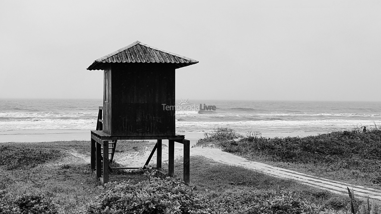 Apartment for vacation rental in Matinhos (Balneário Ipacaraí)