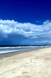 Apartment in Matinhos/PR, Balneário Ipacaraí overlooking the sea.