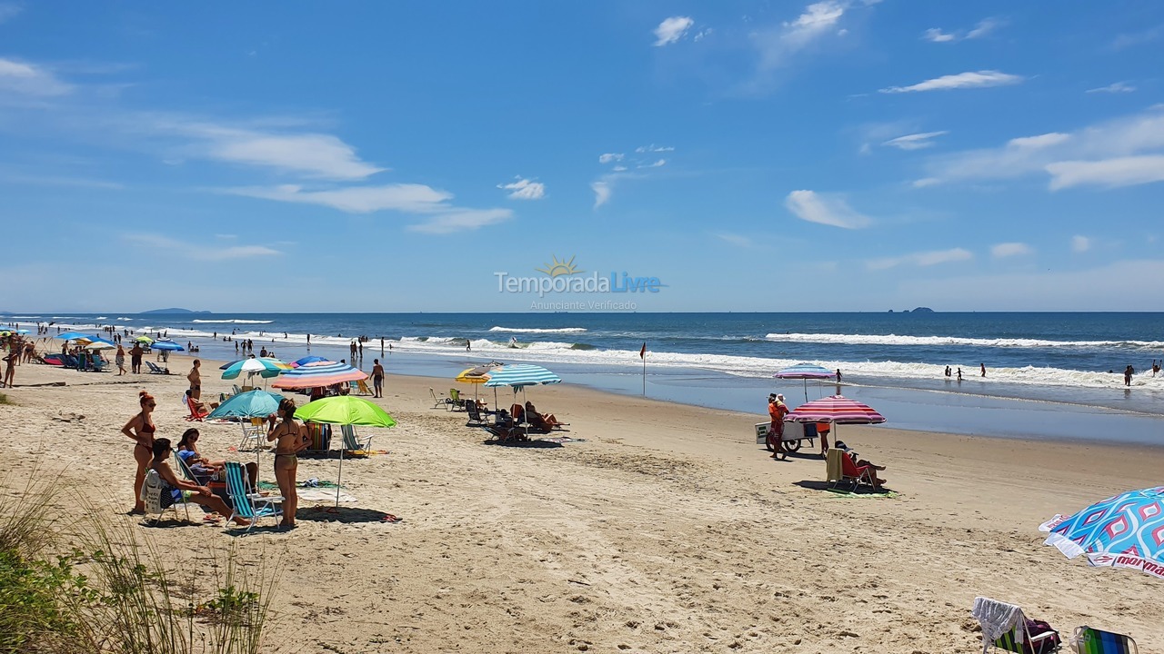 Apartment for vacation rental in Matinhos (Balneário Ipacaraí)