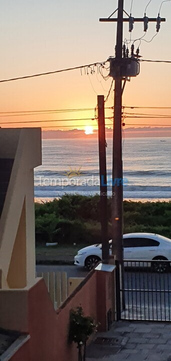 Apartment for vacation rental in Matinhos (Balneário Ipacaraí)